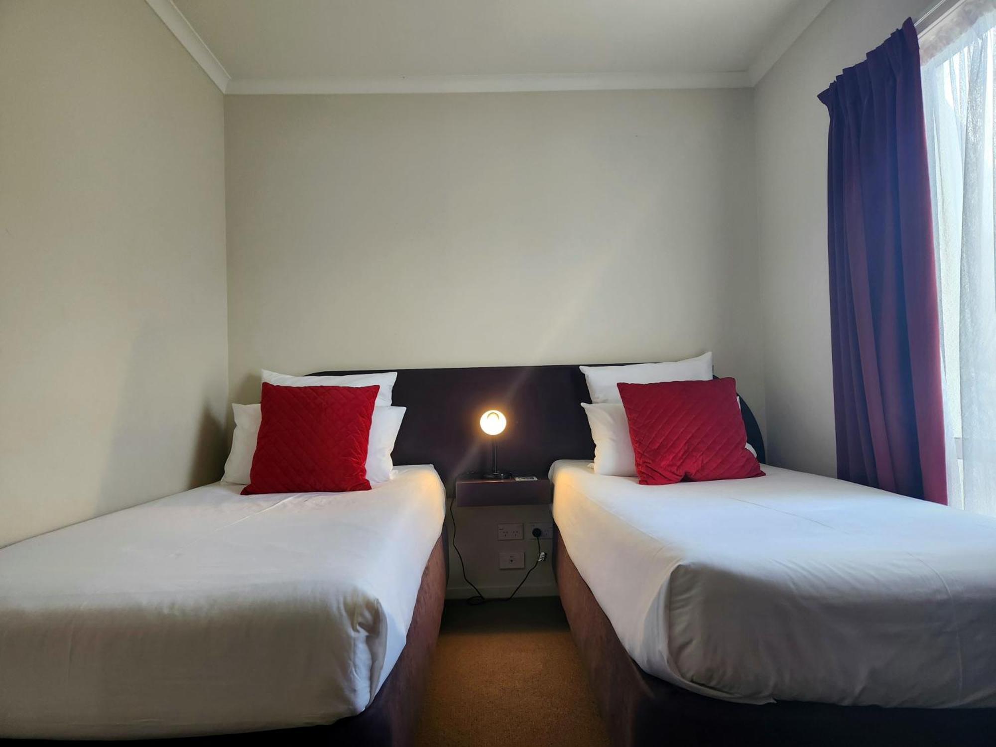 B-Ks Premier Motel Palmerston North Ngoại thất bức ảnh