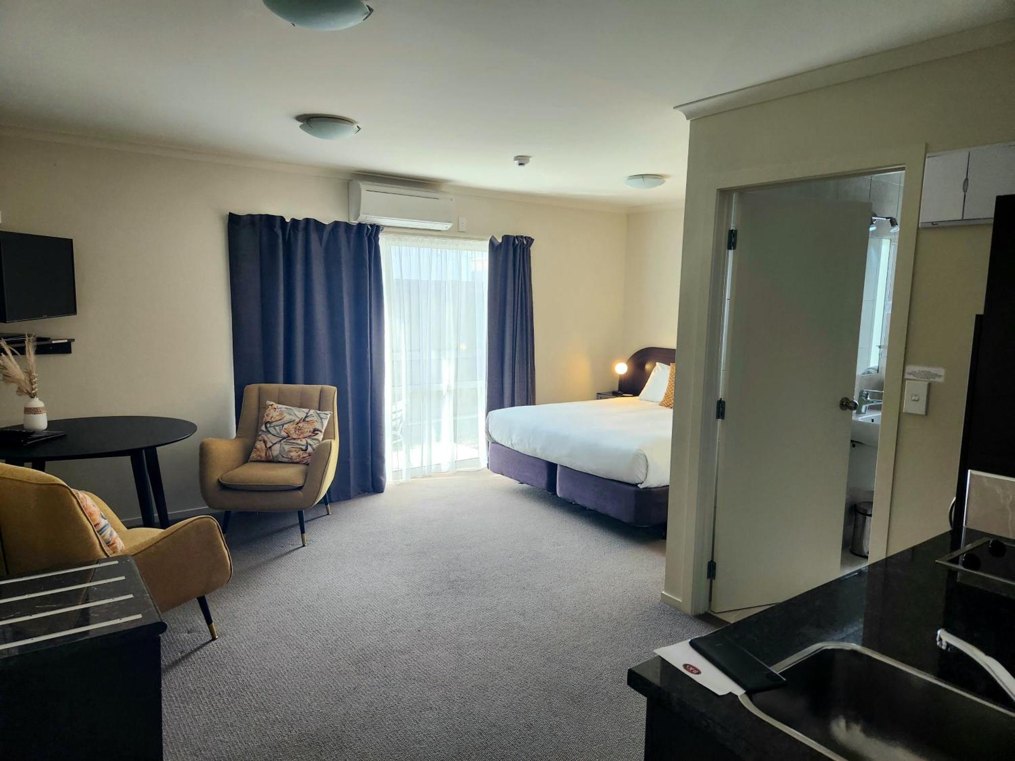 B-Ks Premier Motel Palmerston North Ngoại thất bức ảnh